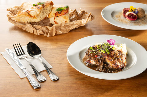 Salisbury steak cu sos de ciuperci și piure – comfort food, dar cu plating de restaurant